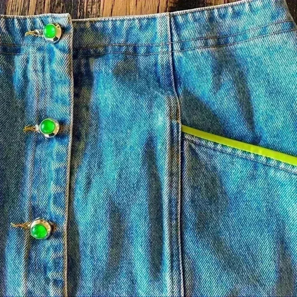 Vintage Y2K Denim Skirt Florescent Neon Green Buttons and Pleather Details Sz M - Picture 2 of 7